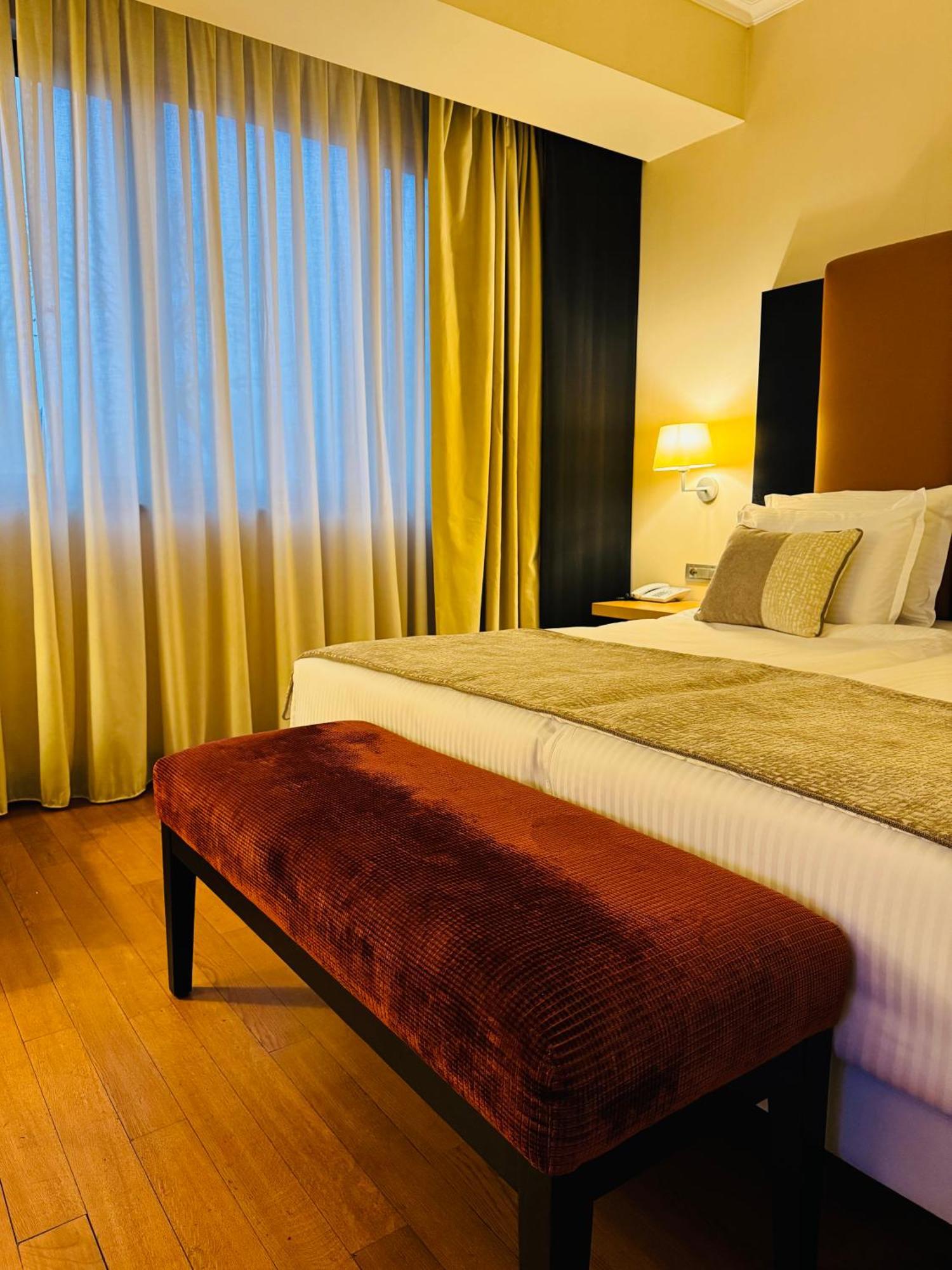 Hotel Rivo Temešvár Exteriér fotografie